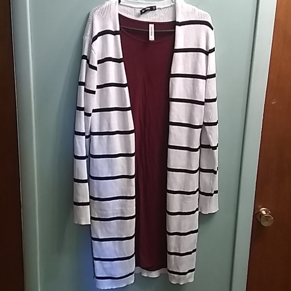 Long sweater with a t-shirt dress